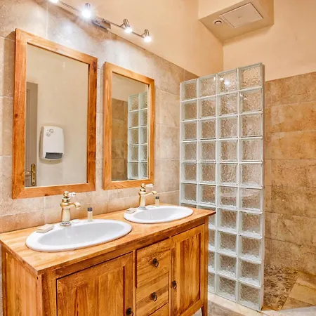 Le Manoir Des Marronniers Guest house